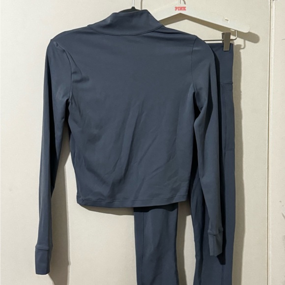 Vuori Quarter-Zip Pullover xs & leggings xs - Picture 4 of 10